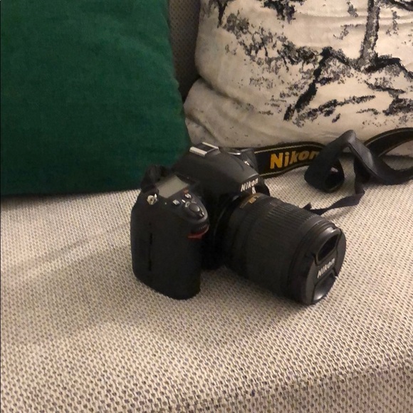 NIKON D7000 Camera - Picture 3 of 5